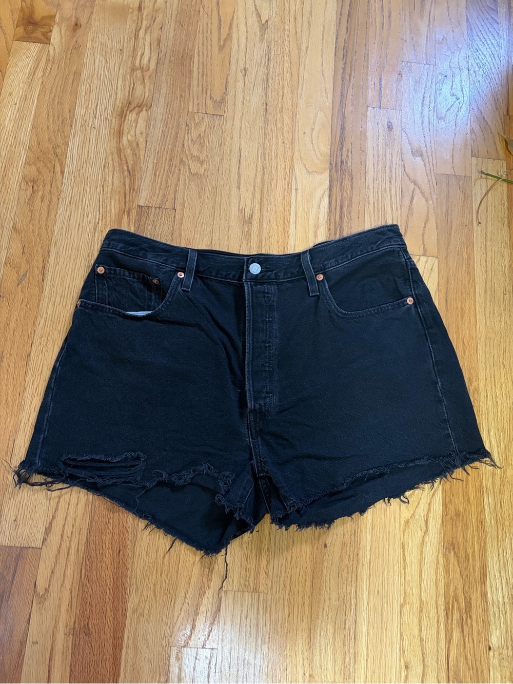 Levi’s Black 501 raw hem shorts 34